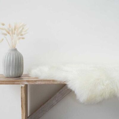 Orla - Organic Lambskin rug in Natural White