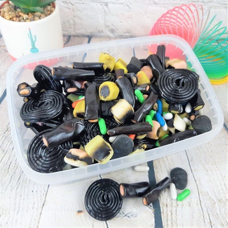 Licorice Candy Lunch Box - Candy Mix