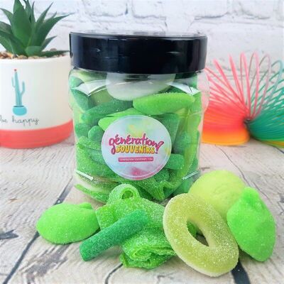Kleines Glas mit grünen Bonbons – Candy Mix