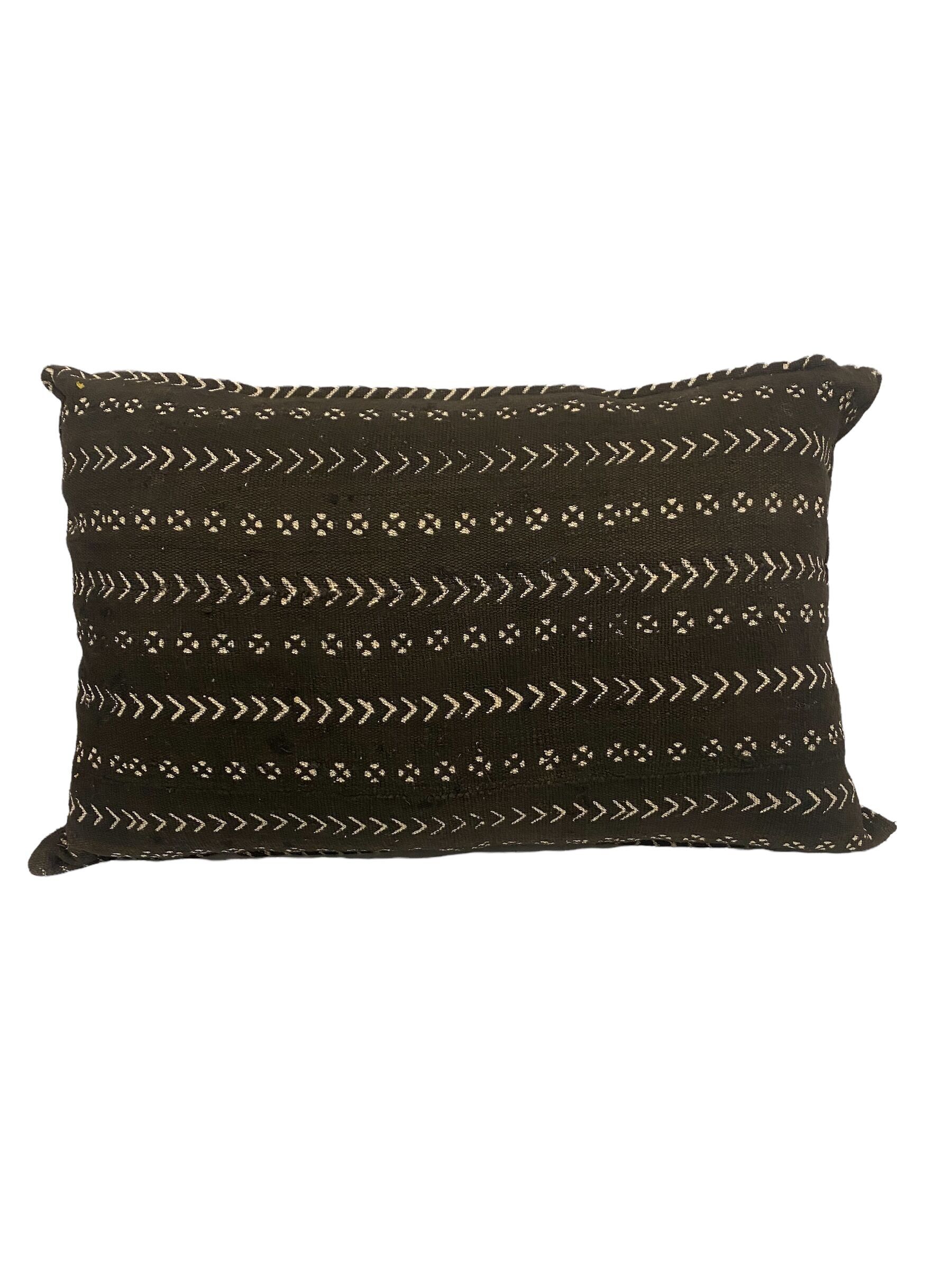 Coussin tissé à la main en tissu de boue - (184.14) Noir