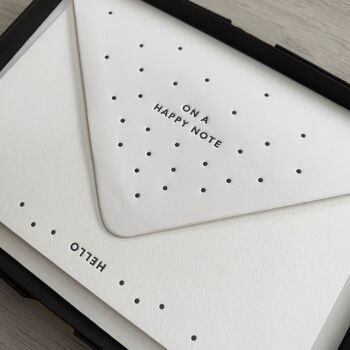Ensemble de huit cartes de notes imprimées typographiques de luxe « Hello » 2