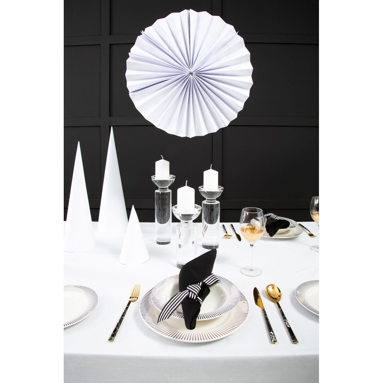 Servizio da tavola con 12 raggi Avie