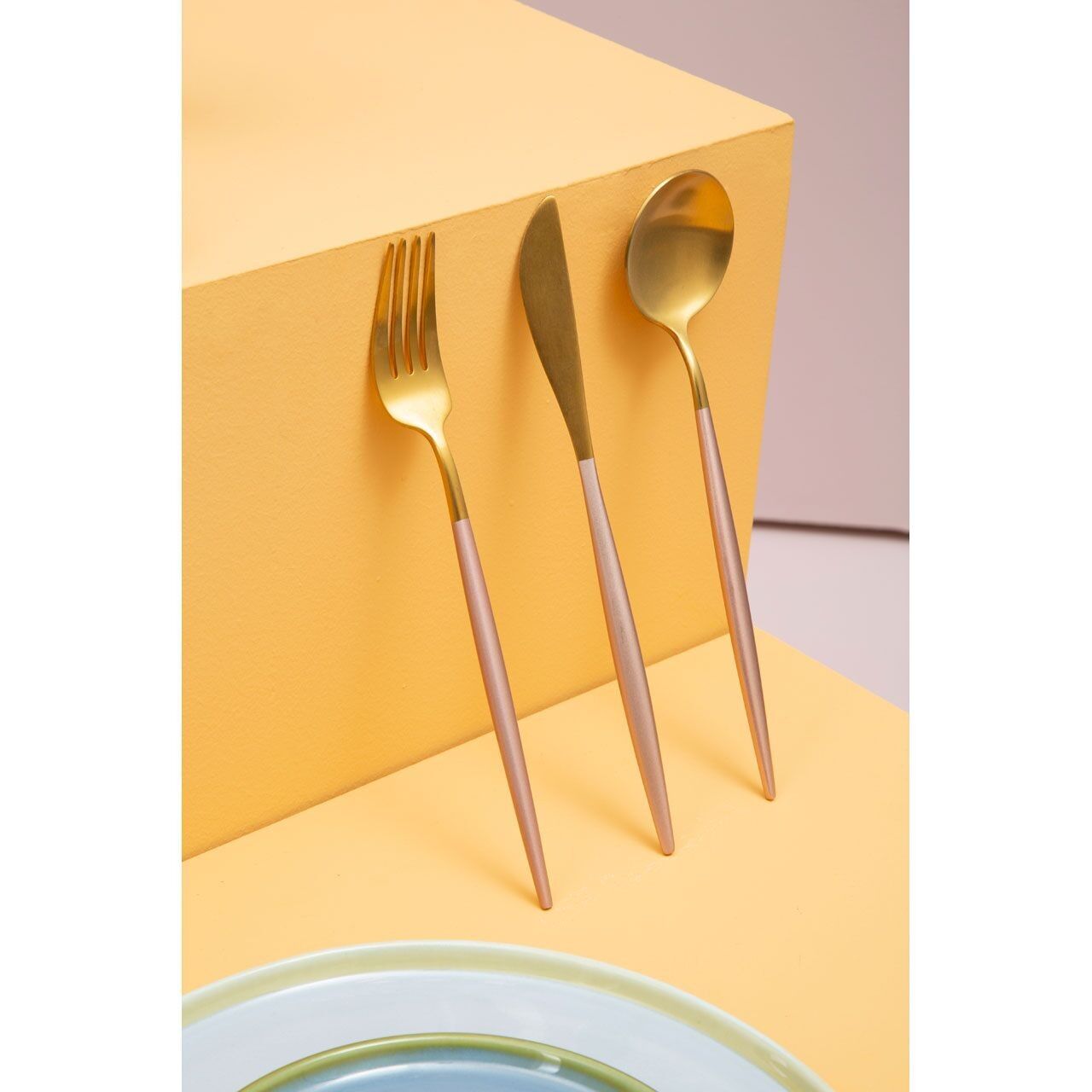 Avie 16 Pc Pink / Gold Finish Cutlery Set