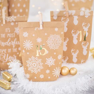DIY Adventskalender zum Befüllen - 24 bedruckte Geschenktüten und 24 Zahlenaufkleber und Klammern - Motiv Cozy Winter weiß - zum Basteln und Verschenken - Weihnachten