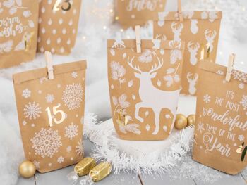 Calendrier de l'Avent DIY à remplir - 24 sachets cadeaux imprimés et 24 autocollants et clips chiffres - motif Cosy Winter blanc - pour bricoler et offrir - Noël 3