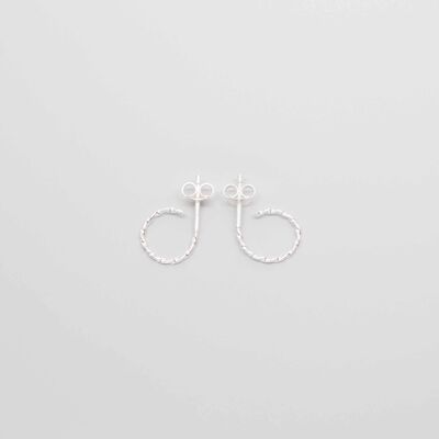 tiny twisted hoops - silver - XS