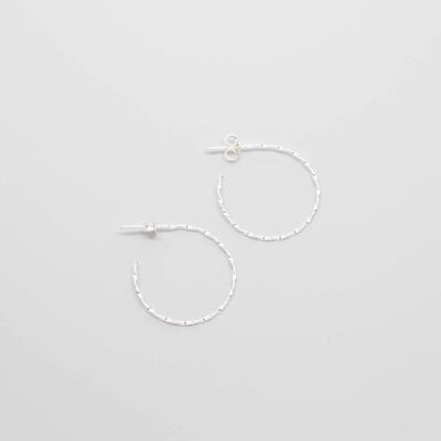 tiny twisted hoops - silver - M