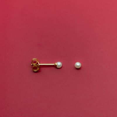 pearl studs - Gold
