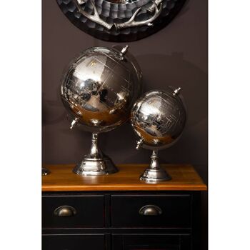 Churchill Large Globe 8