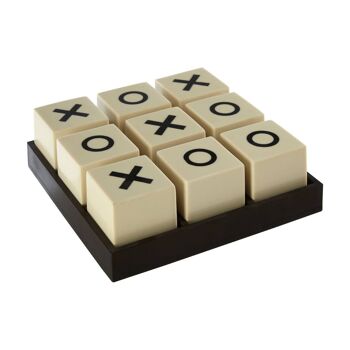 Churchill White Noughts and Crosses Game 5