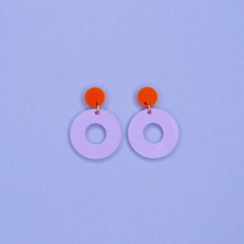 Clous d'oreilles cercle colorblock en orange et lilas 4
