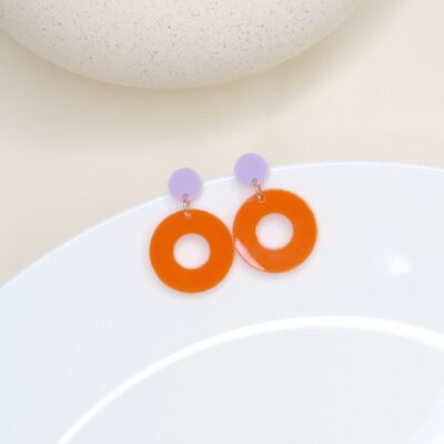 Colorblock circle ear studs in lilac & orange