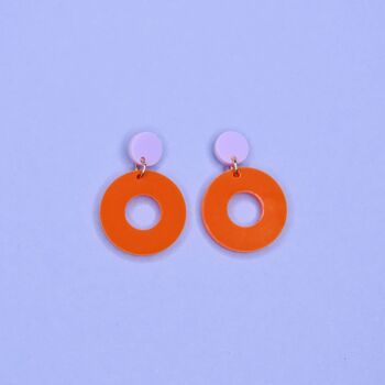 Clous d'oreilles cercle color block lilas et orange 4