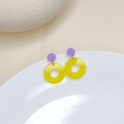 Colorblock circle ear studs in lilac & yellow