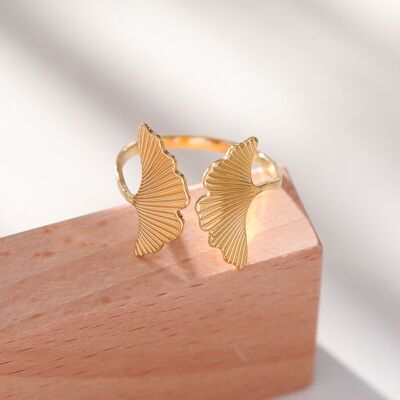 Anillo dorado ajustable desde el frente flor de ginkgo