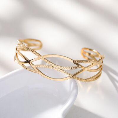 Crossed lines adjustable golden bangle bracelet