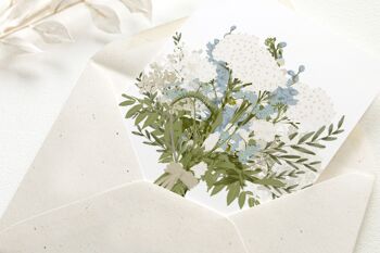 Carte pliée avec enveloppe bouquet bleu blanc, certifiée FSC 2