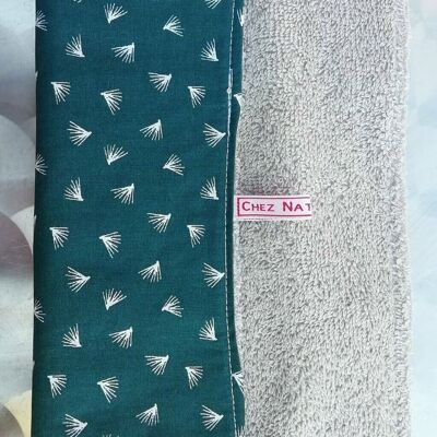 Reusable kitchen towel with snaps
