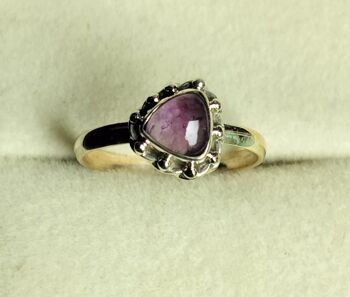 Bague faite à la main en argent sterling 925 avec améthyste violette et trillion 7