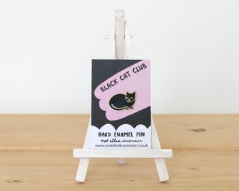 Black Cat Club  - Chat assis - Broche en émail de luxe 1
