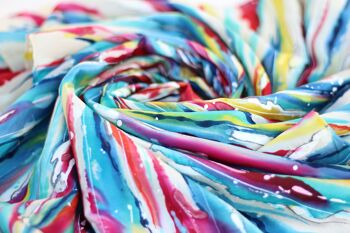 Écharpe en soie abstraite colorée peinte à la main dans une boîte cadeau - unique 4