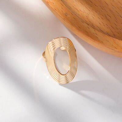Oval adjustable golden ring