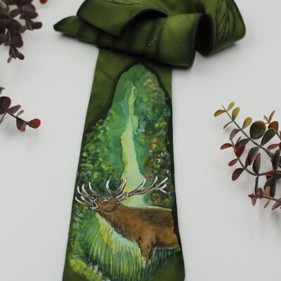 Hunting-Themed Hand-Painted Silk Tie 3 - in Gift Box