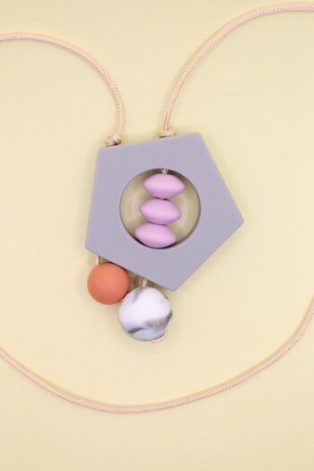 Collier pendentif en silicone « Penny » Pentagone gris - Lilas poussiéreux, melon et marbre 4