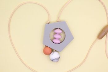 Collier pendentif en silicone « Penny » Pentagone gris - Lilas poussiéreux, melon et marbre 5
