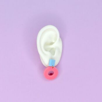 Boucles d'oreilles à tige carrée en bleu clair et rose 2