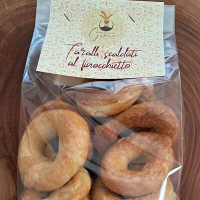 Taralli warmed with fennel - crunchy savory biscuits with fennel, 300g pack