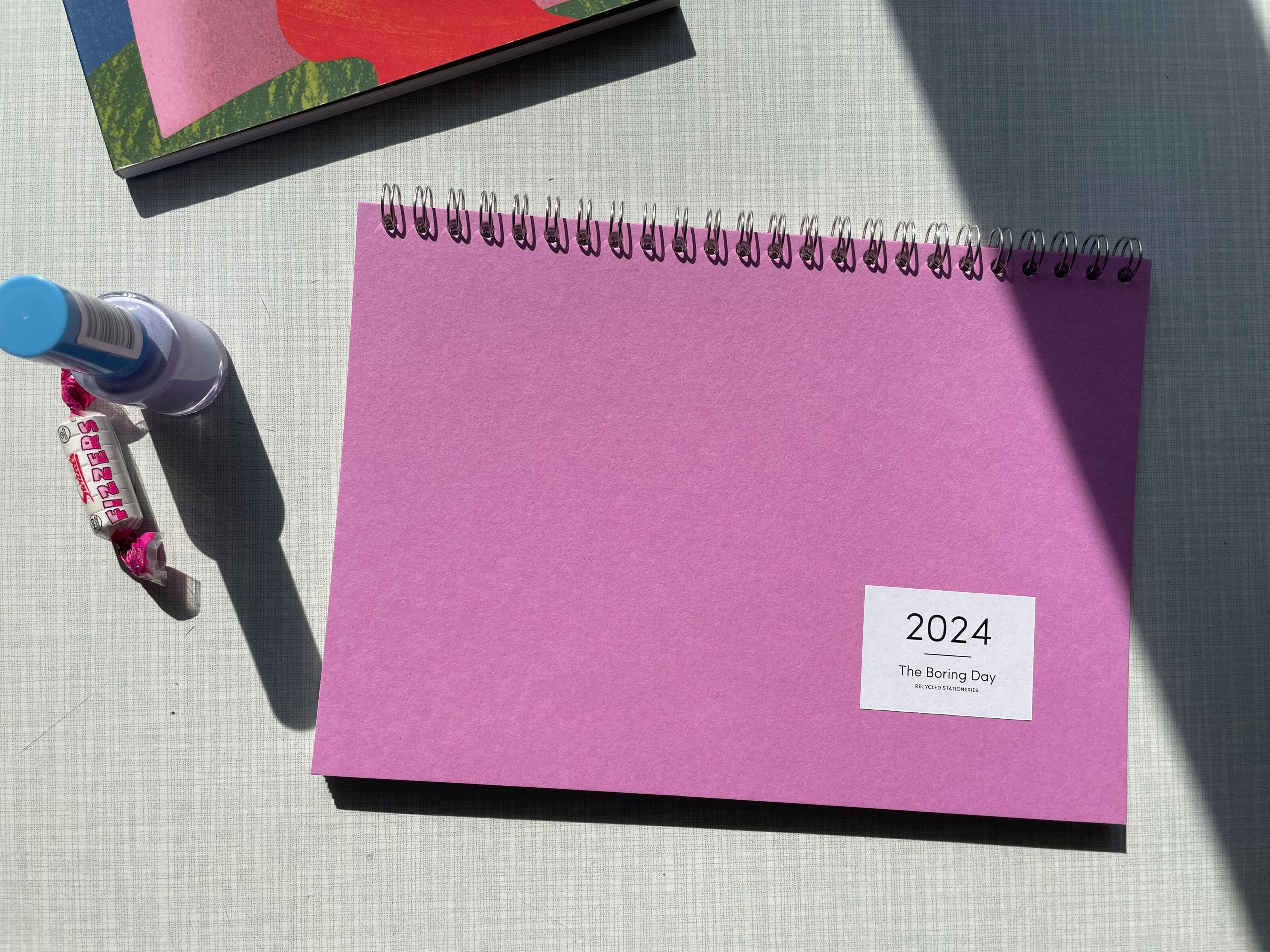 CALENDRIER DE BUREAU 2024 avec porte-crayons, organisateur pour bureau, EUR  22,32 - PicClick FR