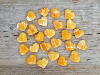 Coeur en cristal de calcite orange (30mm-35mm) 7