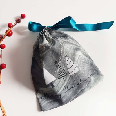 Nachhaltiger Weihnachtsgeschenkbeutel aus silbernem Glitzermarmor