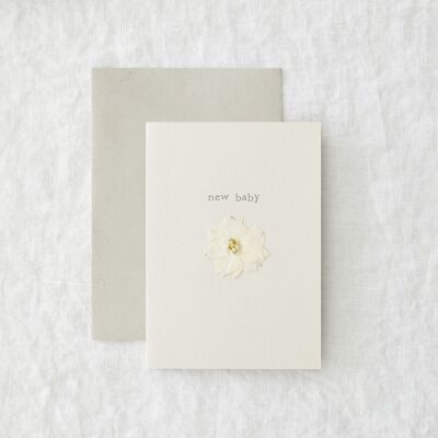 Neues Baby - Einfache Grußkarte mit getrockneten gepressten Blumen