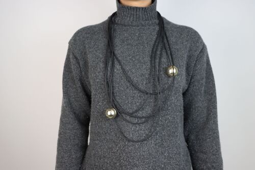 Necklace A. Stone black-gold aw23