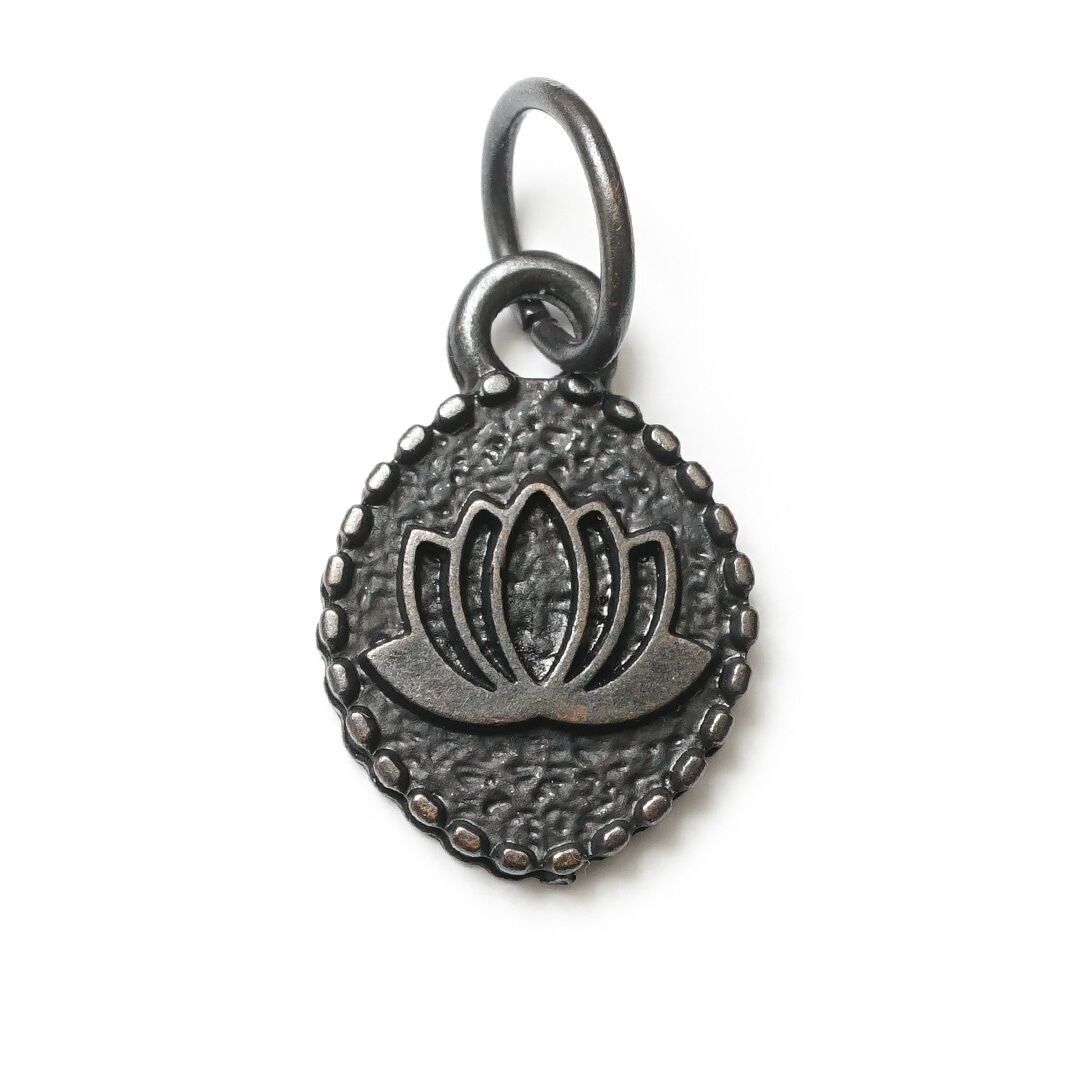 Lotus BlackBeauty, Amuleto S