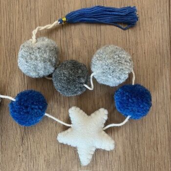 guirlande durable pompon avec étoile - bleu/gris - L 75cm - 100% laine douce - fait main au Népal 3