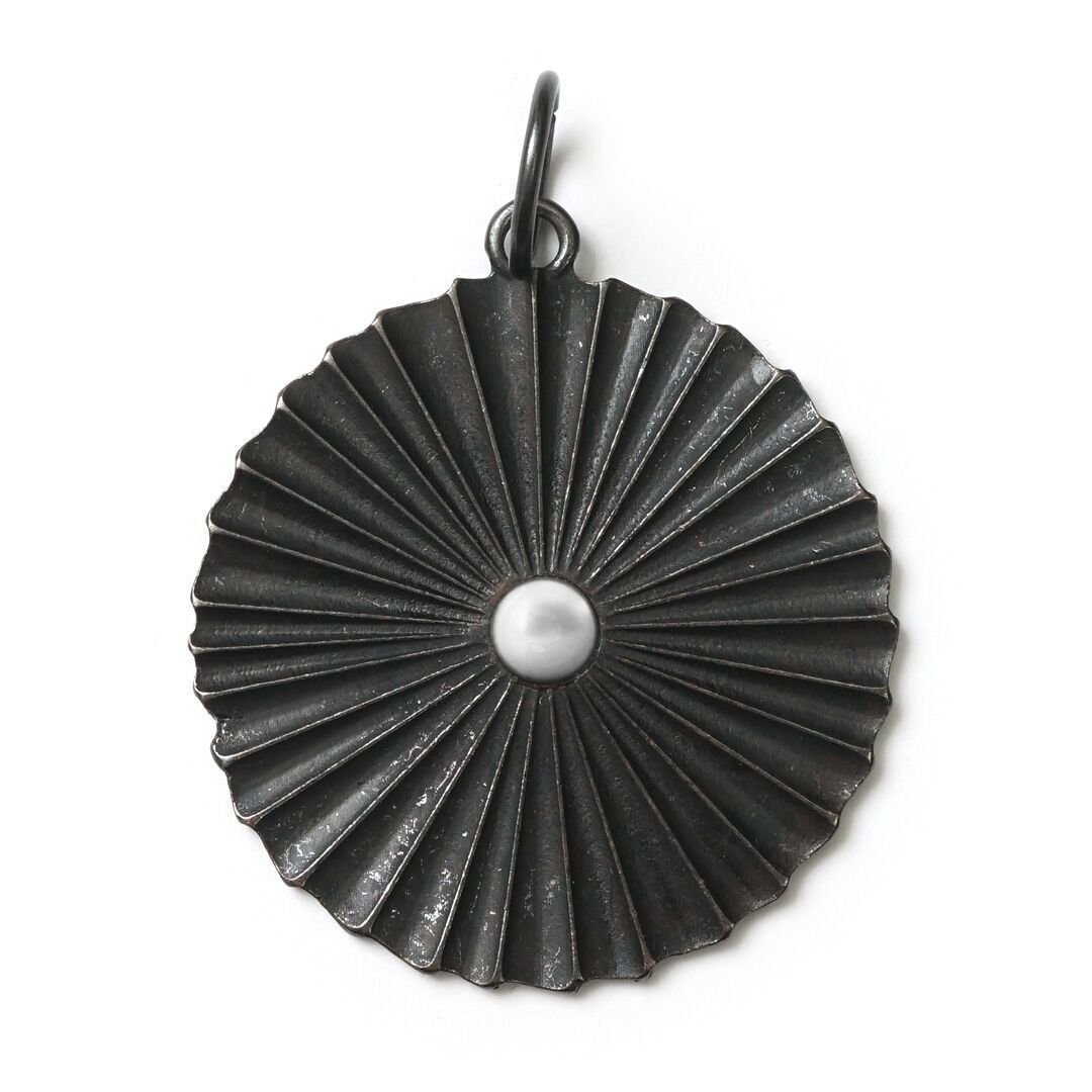 Lucky BlackBeauty, Amuleto L