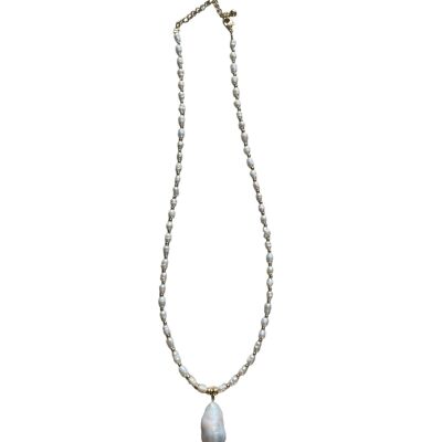 All pearl pendant necklace
