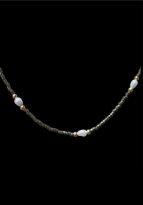 Bead and pearl necklace