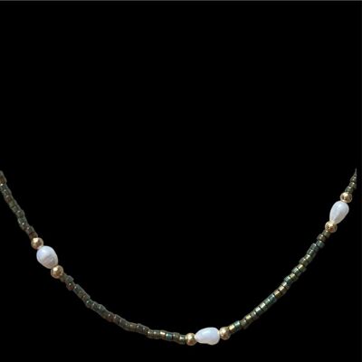 Bead and pearl necklace