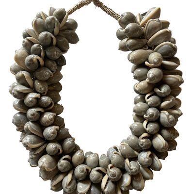 Collier coquillage conique pour l'intérieur