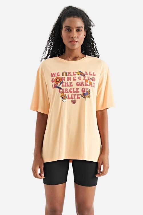 Oversized Dames T-shirt - Zacht Oranje met letter print