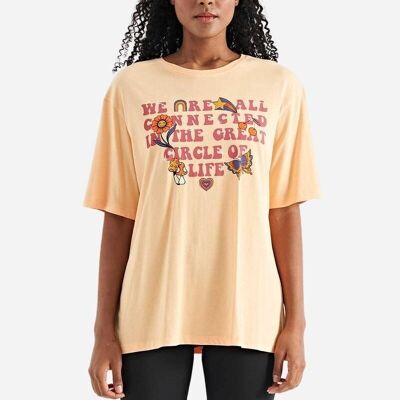 Übergroßes Damen-T-Shirt – Sanftes Orange mit Buchstabendruck