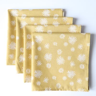 Gold napkins with white stars (set of 4)