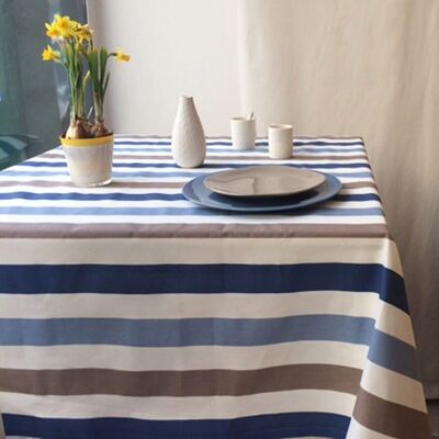 Beschichtete Tischdecke mit blau-taupefarbenen Streifen