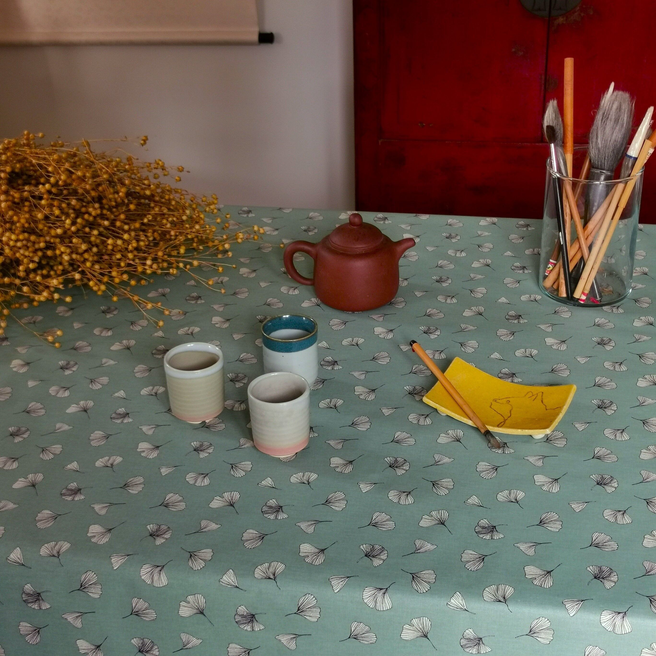 Tovaglia rivestita di ginkgo verde