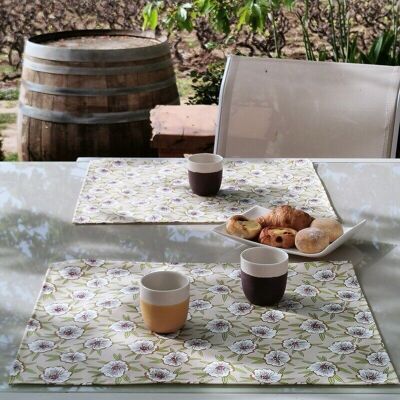 Etamine coated placemat