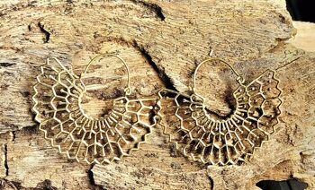 Boucles d'oreilles créoles vintage en laiton de style géométrique. 6